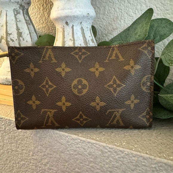 - Louis Vuitton Monogram Poche Toilette 15 Cosmetics Pouch Purse/ - Picture 3 of 14